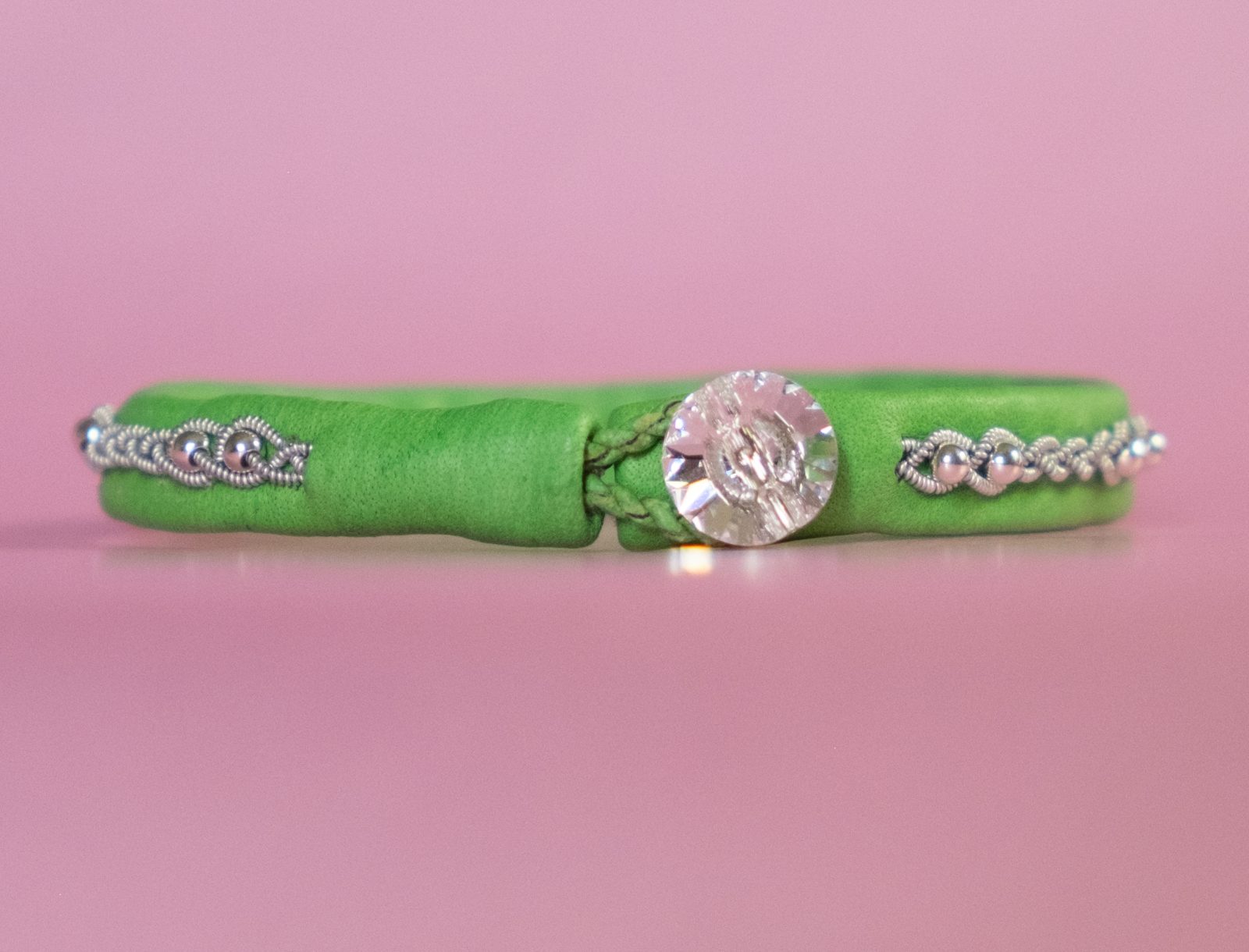 MAJA - Green tin thread bracelet with silver beads and genuine Swarovski crystal button