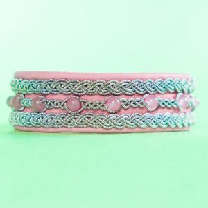 ANNABEL - Light pink tin thread bracelet with pink opals and toggle clasp