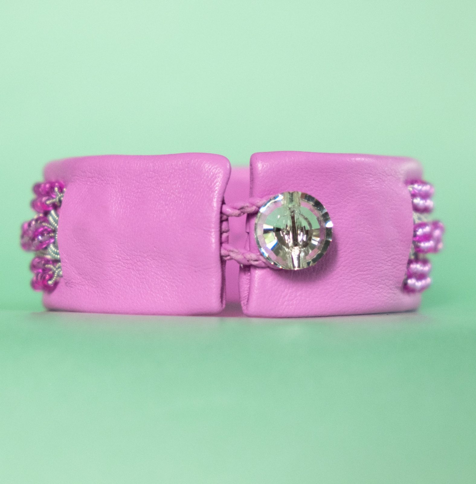 FLORENCE - Bright pink tin thread bracelet with pink Miyuki seed beads and Swarovski-style glass button