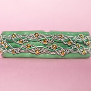 GABRIELLA - Green tin thread bracelet with gold-plated silver beads, green leather string and genuine Swarovski crystal button