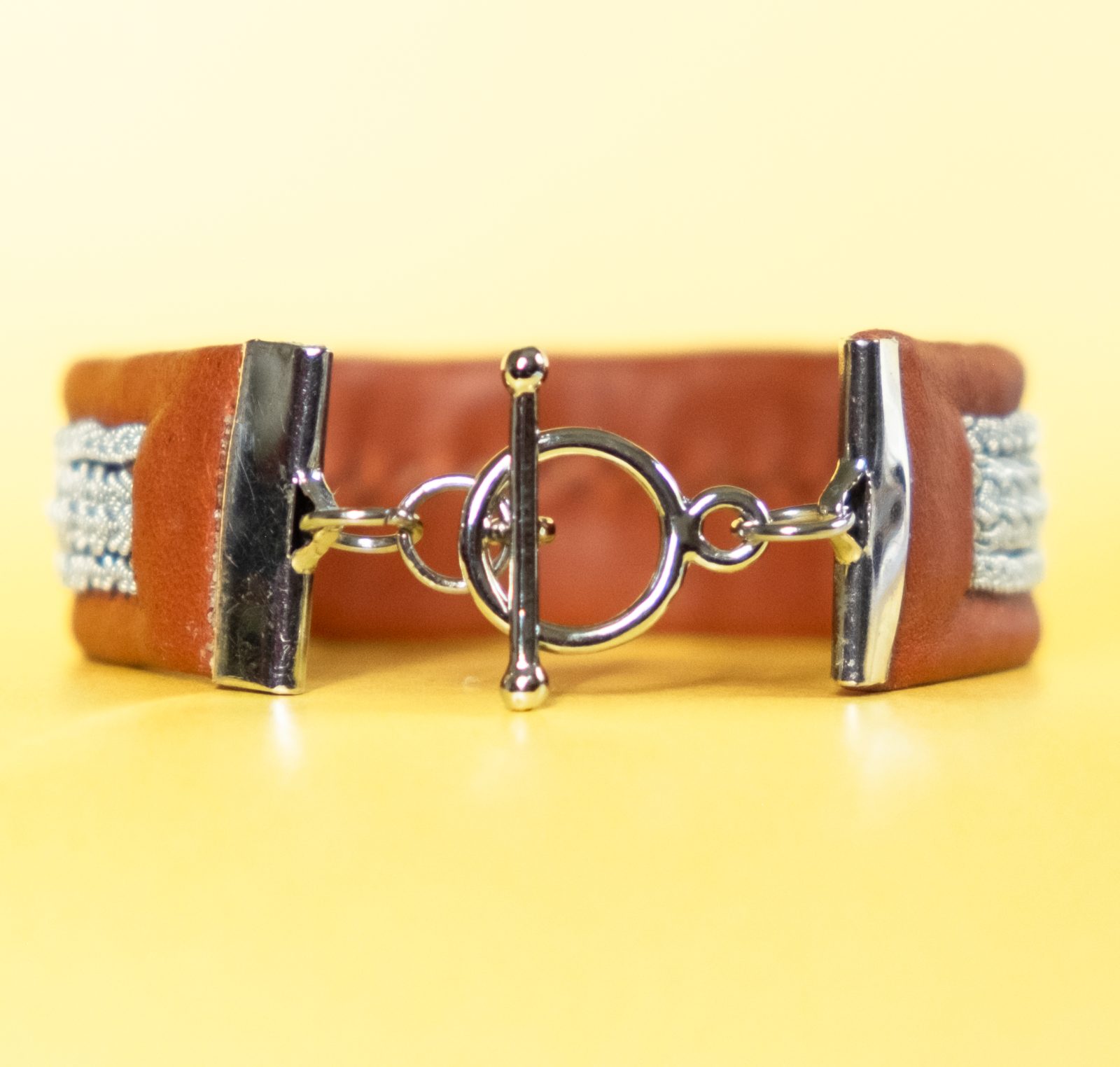 HENRIKA - Alder brown tin thread bracelet with toggle clasp