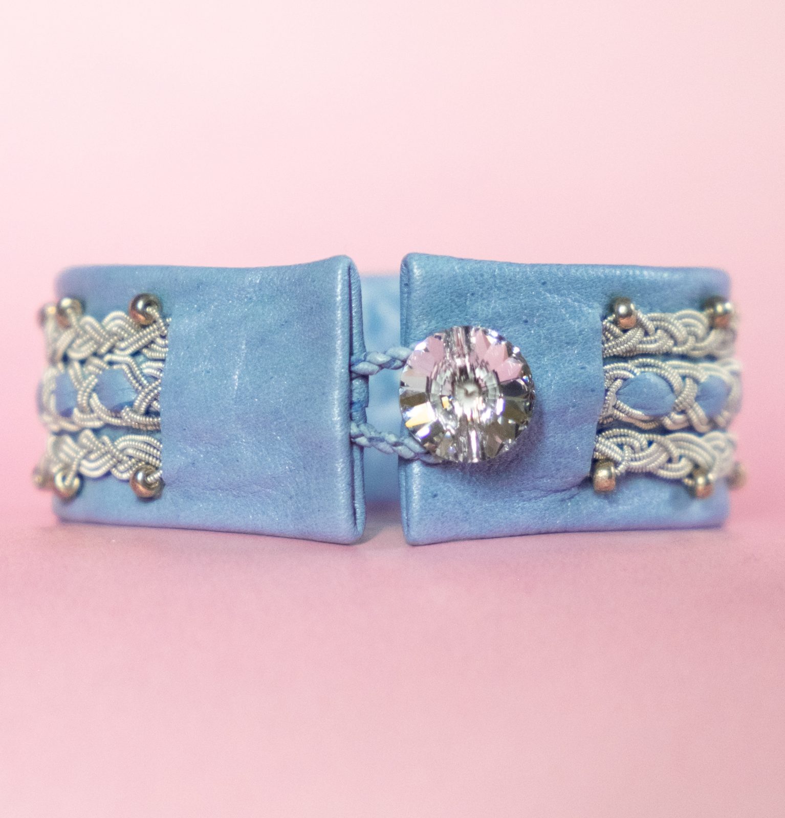 INGA-LILL - Light blue tin thread bracelet with silver beads and genuine Swarovski crystal button