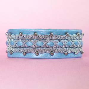 INGA-LILL - Light blue tin thread bracelet with silver beads and genuine Swarovski crystal button