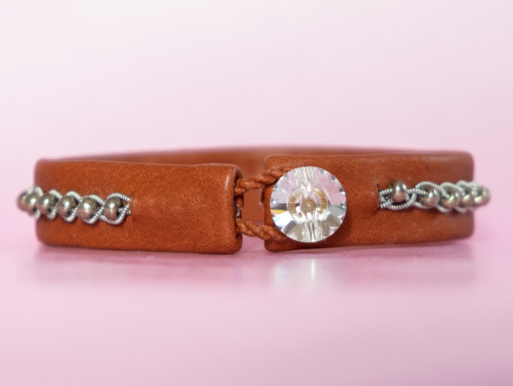 Brown leather bracelet with Swarovski crystal.