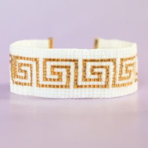 APOLLONIA - Vävt armband med pärlor i vitt och meanderbåge i guld 24k - Klolås och förlängningskedja