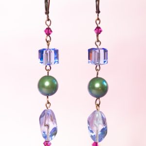 IRIS - Örhänge i ljusblått, cerise, grönt och antikbrons - Swarovski, Preciosa, vintage - Brisyrkrok